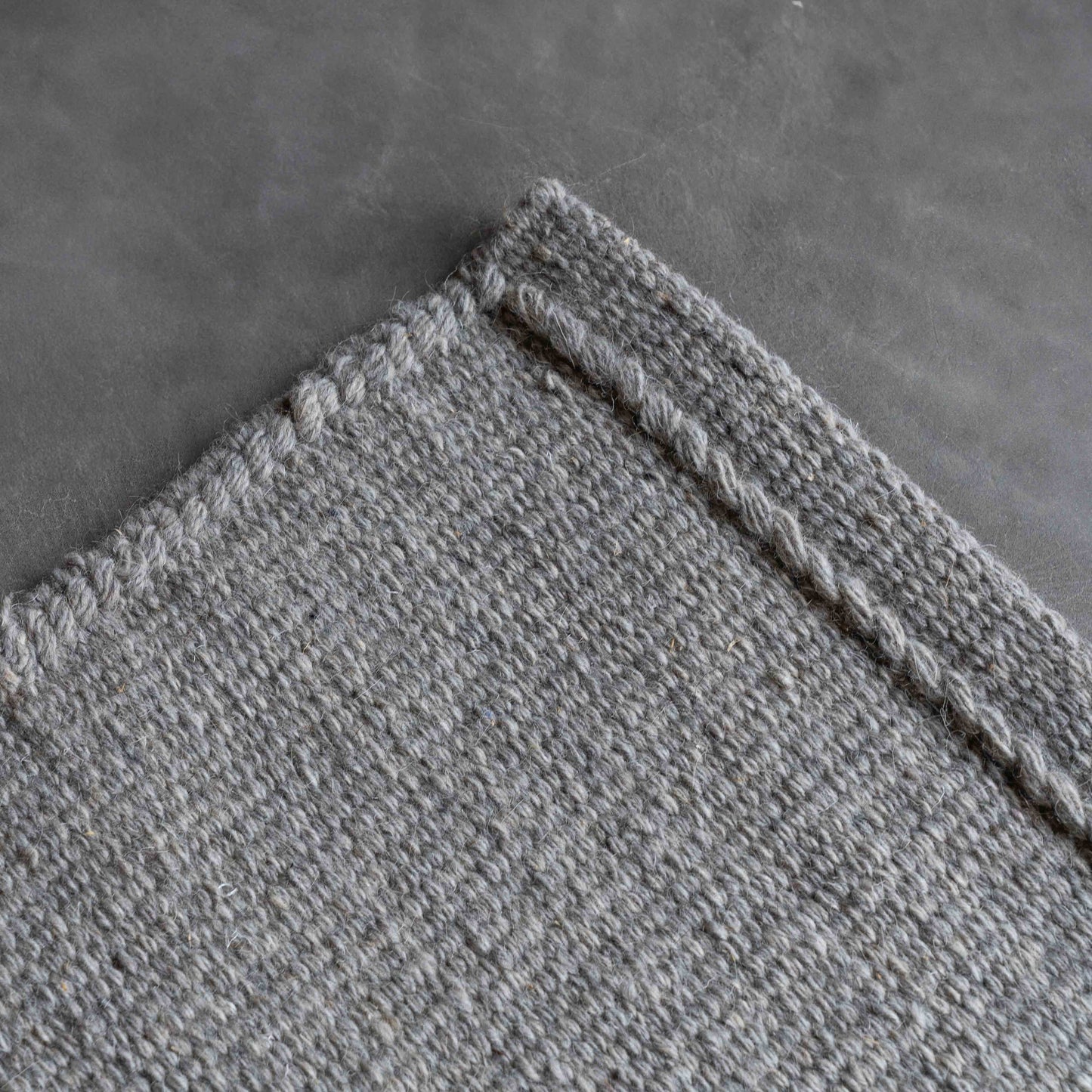 Harbour View Handcrafted Grey Wool Rug