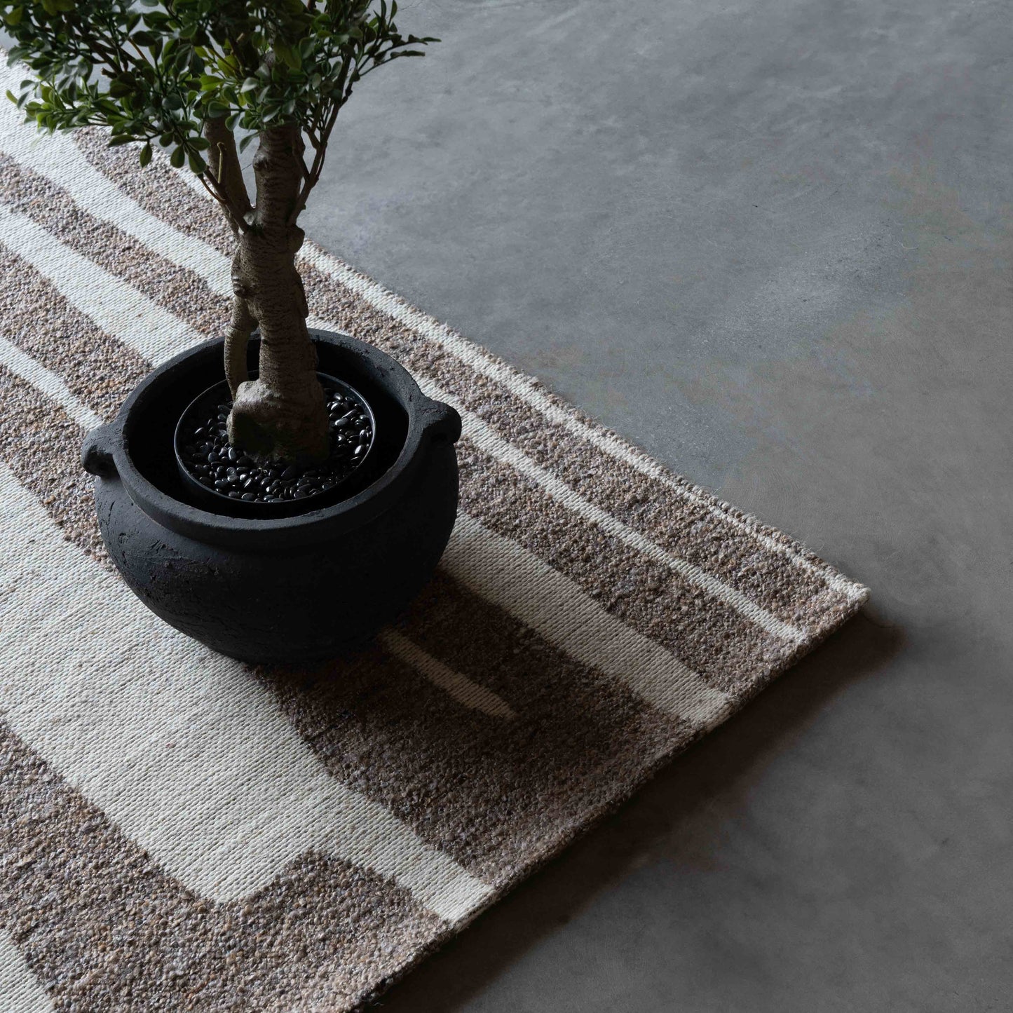 PWL Ivory Brown Handcrafted Beige and Brown Wool Rug -101 Rug